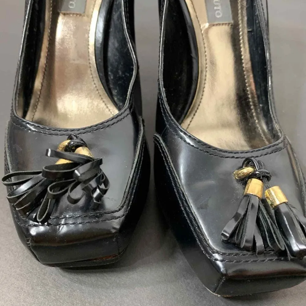 EUC Vince‎ Camuto Square Toe Tassel Detail Pumps Size 7